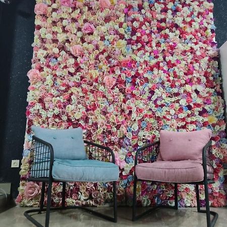 Hotel My Rose บาทูมิ ภายนอก รูปภาพ