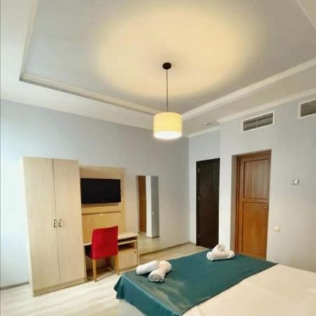 Hotel My Rose บาทูมิ ภายนอก รูปภาพ