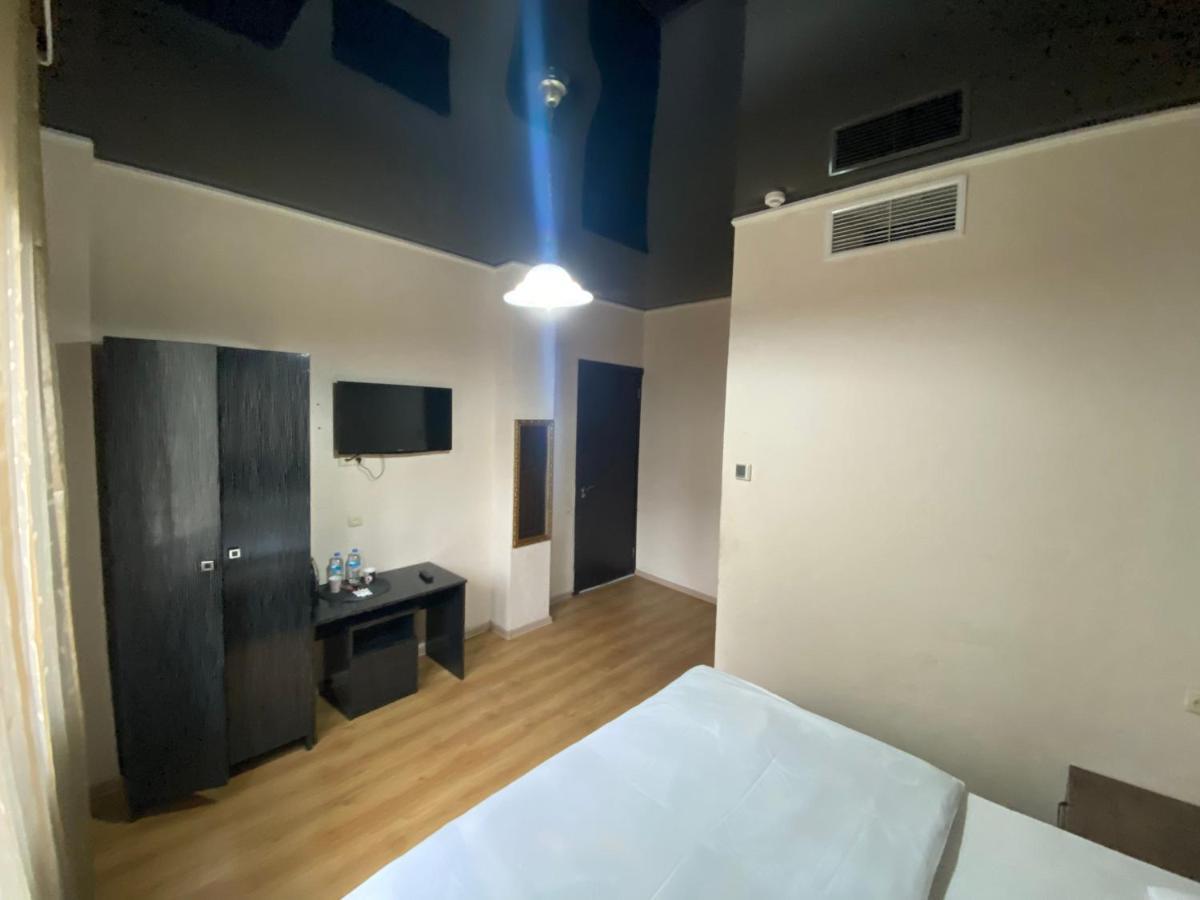 Hotel My Rose บาทูมิ ภายนอก รูปภาพ