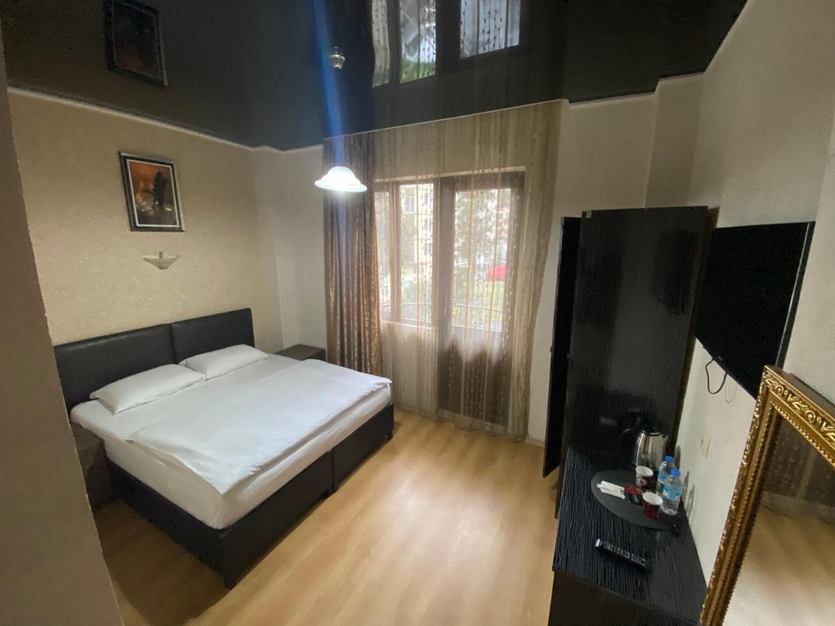 Hotel My Rose บาทูมิ ภายนอก รูปภาพ