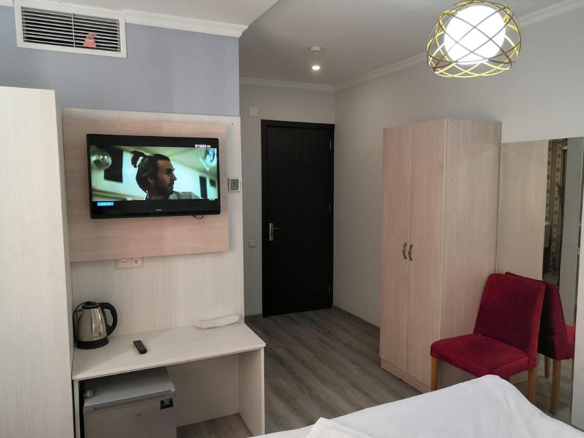 Hotel My Rose บาทูมิ ภายนอก รูปภาพ